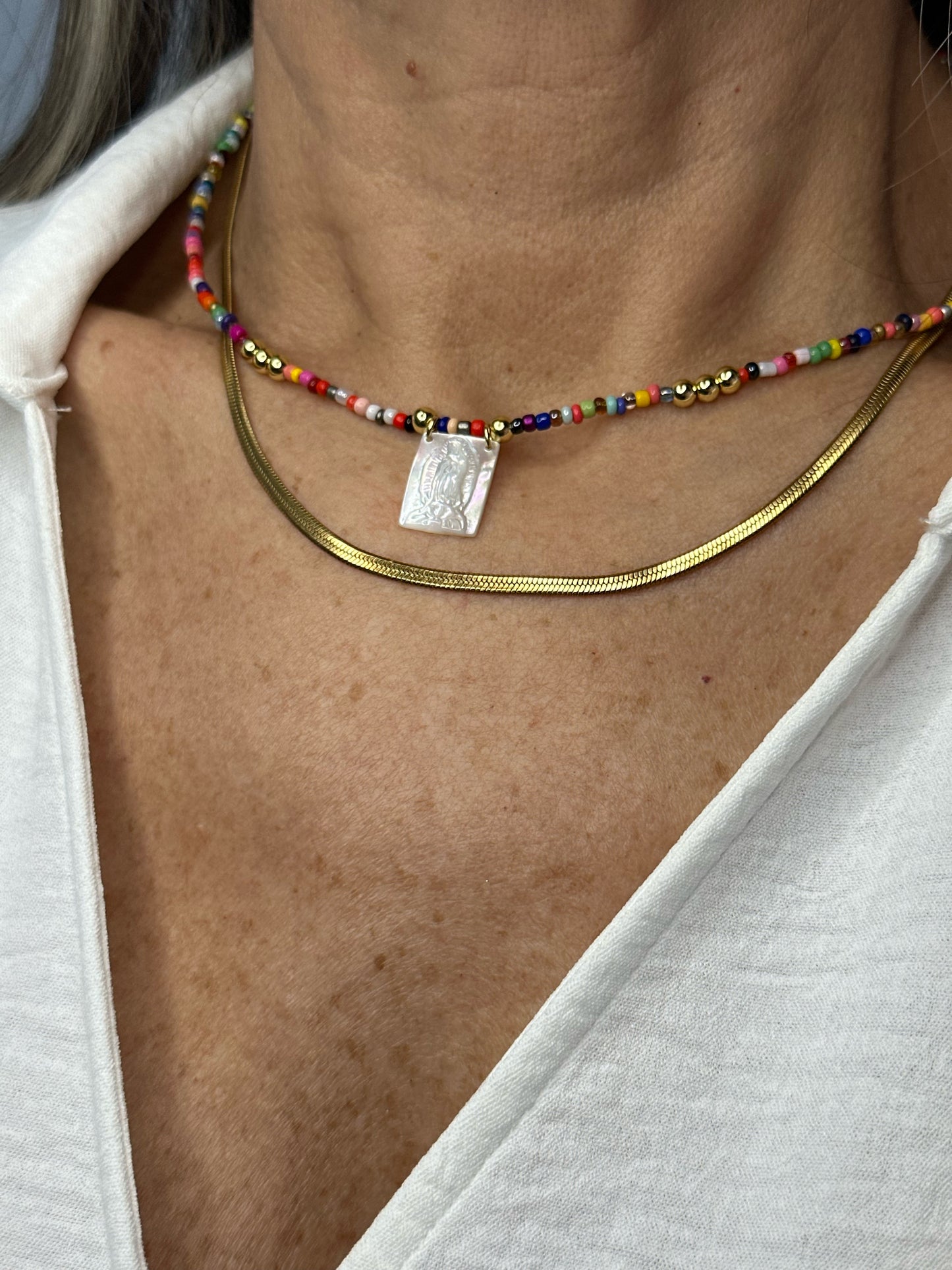 Collar de cadena de serpiente dorada