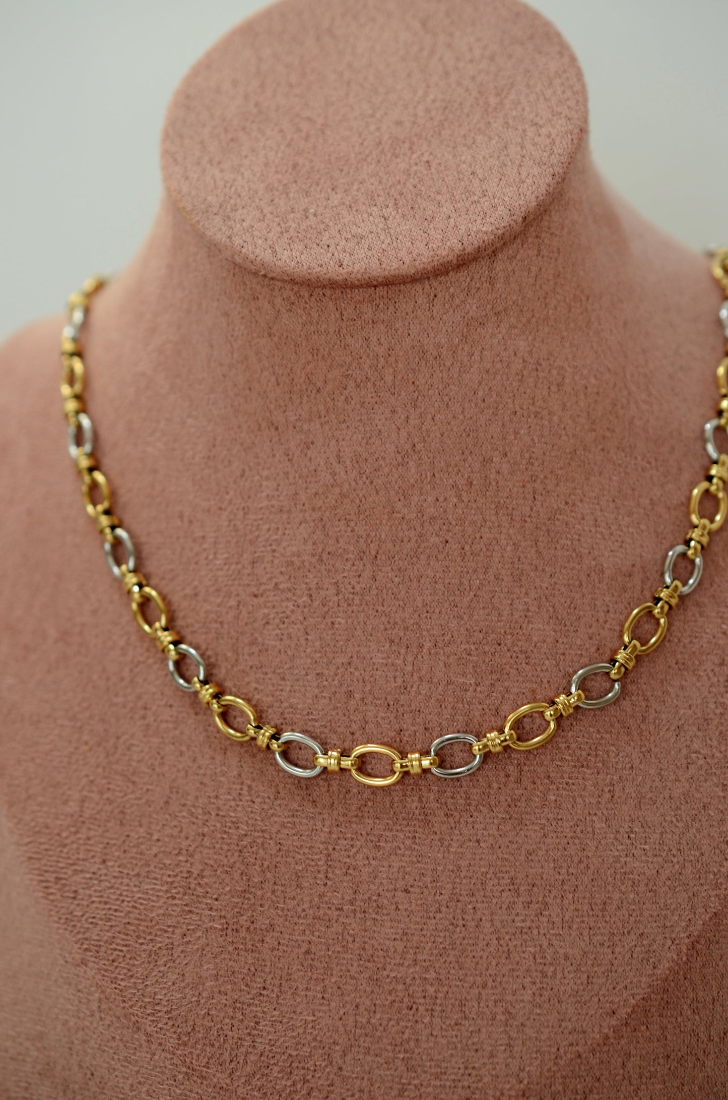 Mila Necklace